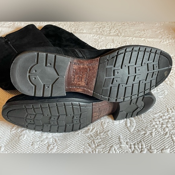 Vera Wang Lavender black suede boots - Picture 4 of 14